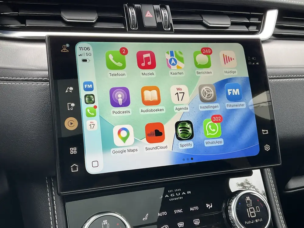 Jaguar F-Pace 2.0 P400e PHEV R-Dynamic SE Pano 360° Meridia uit 2021, foto 10