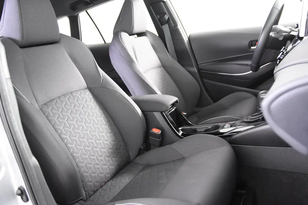 Toyota Corolla 1.8 Hybrid Dynamic *1ste Eigen uit 2023, foto 3