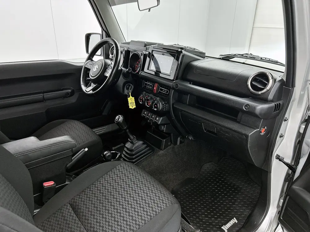 Suzuki Jimny 1.5 Stijl | 4X4 | 4-persoons | Trekhaak | 1300 uit 2019, foto 6