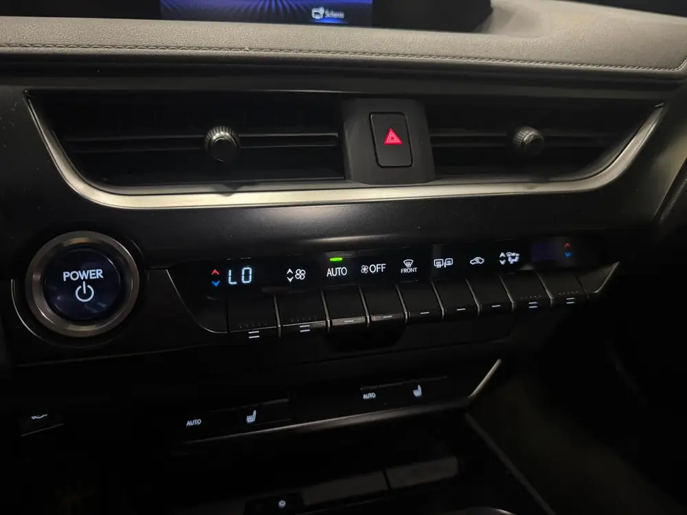 Lexus UX 250h Luxury Line | Stoelverwarming | Carplay | Adap uit 2020, foto 18