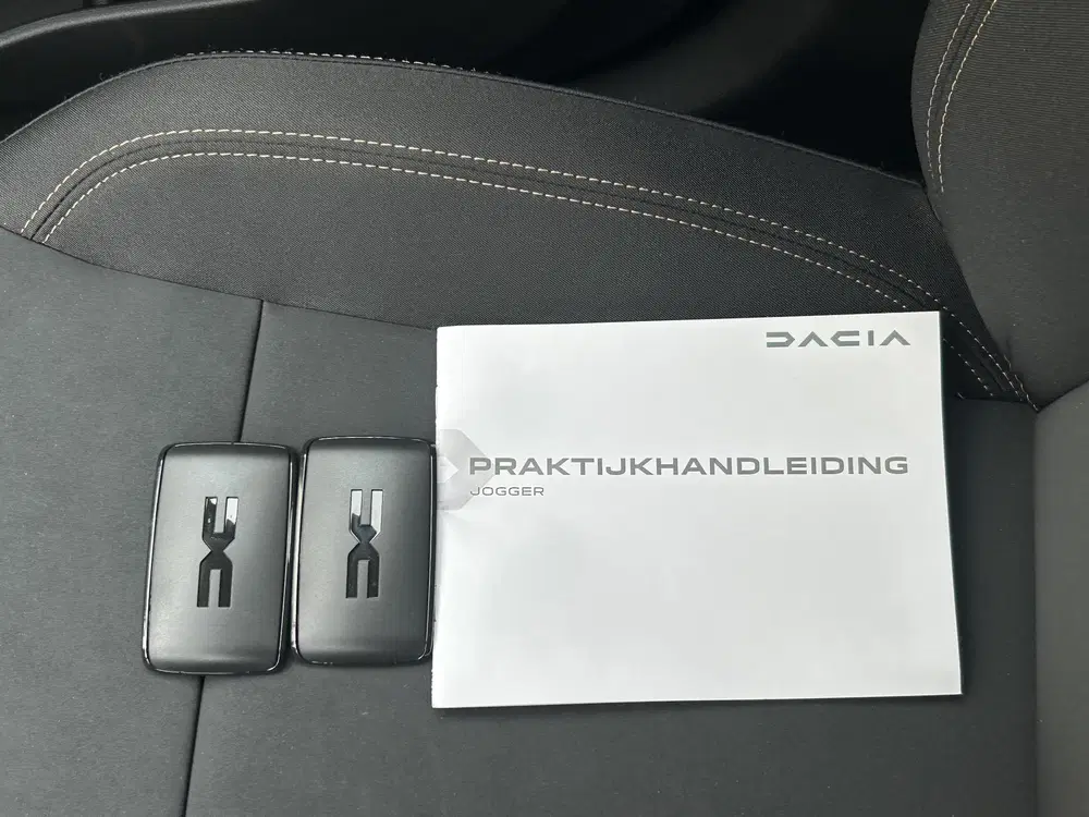Dacia Jogger 1.8 hybrid 155 limited edition 7p uit 2026, foto 7