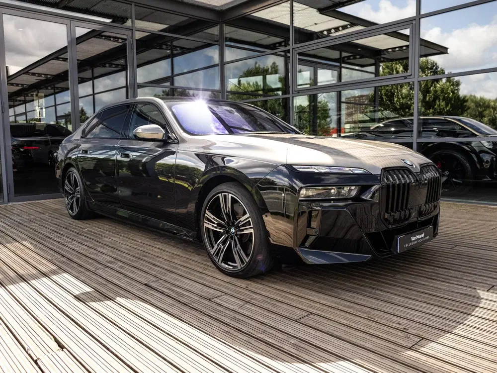 BMW i7 xDrive60 106 kWh uit 2022, foto 3