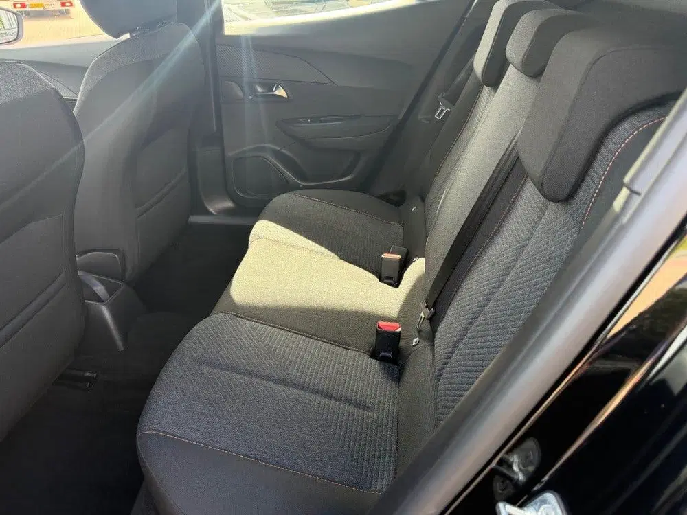 Peugeot 2008 1.2 HYBRIDE 145 STYLE AUTOMAAT CARPLAY PDC uit 2025, foto 10
