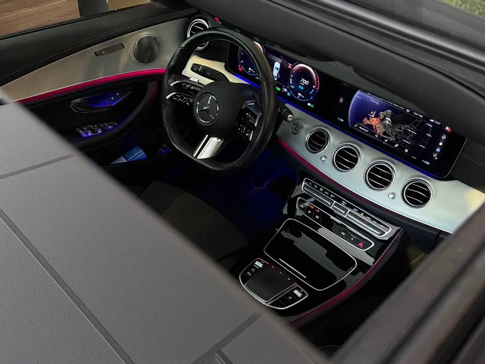 Mercedes-Benz E-Klasse 300 e AMG Line uit 2021, foto 2