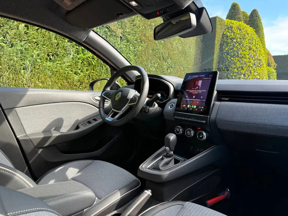 Renault Clio 1.6 E-Tech Full Hybrid 145 techno uit 2023, foto 2