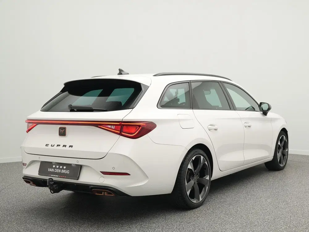 Cupra Leon 1.4 e-Hybrid 204pk uit 2023, foto 2