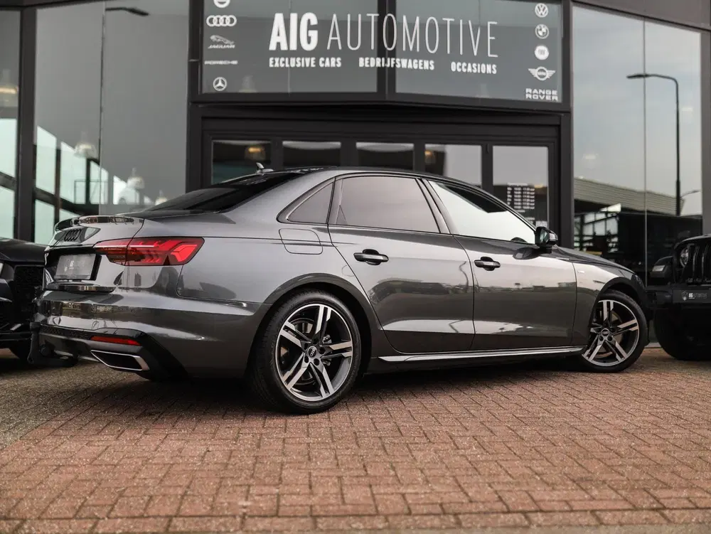 Audi A4 40 TFSI S edition Competition uit 2021, foto 11
