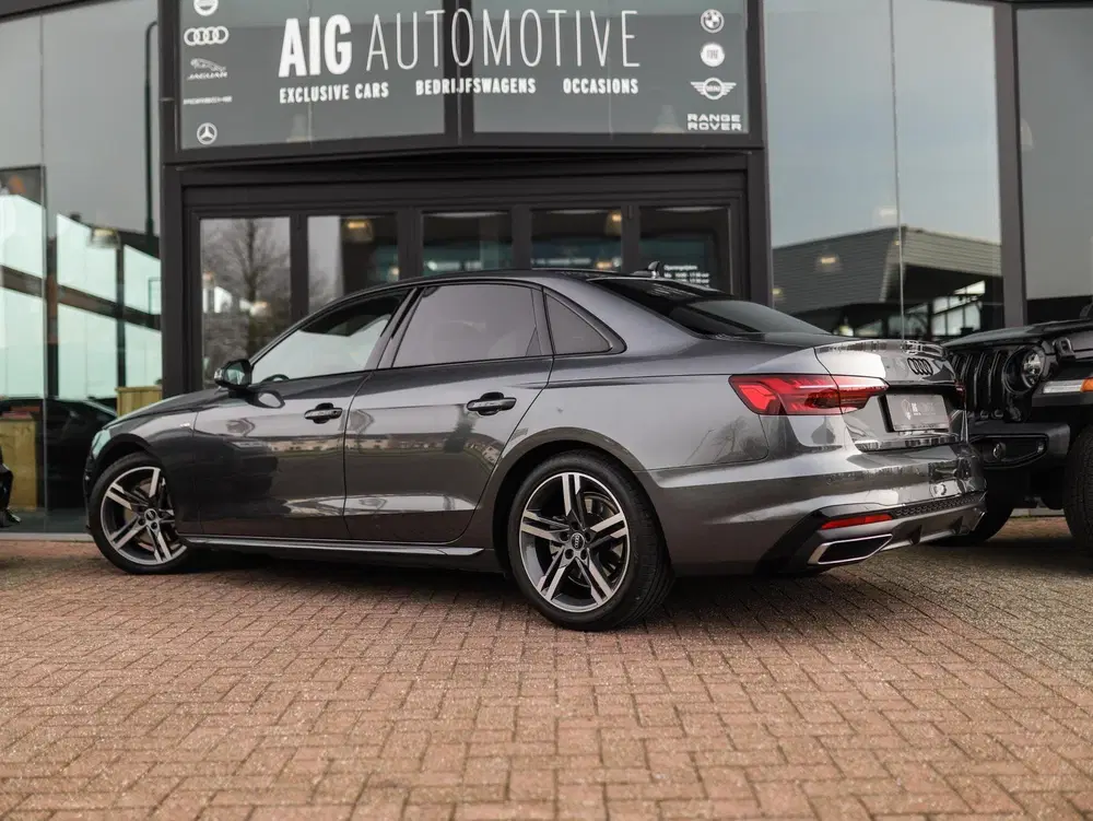 Audi A4 40 TFSI S edition Competition uit 2021, foto 16