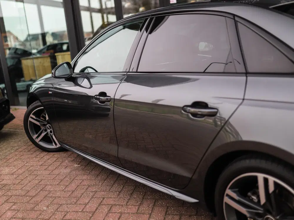 Audi A4 40 TFSI S edition Competition uit 2021, foto 17