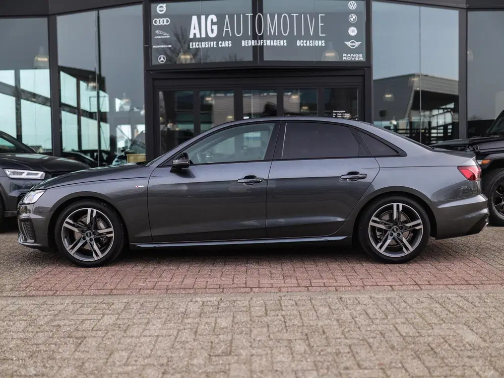 Audi A4 40 TFSI S edition Competition uit 2021, foto 18