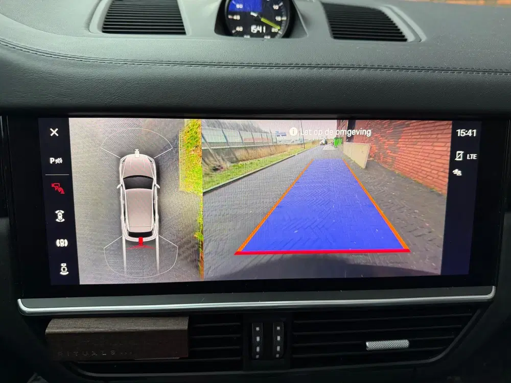 Porsche Cayenne 3.0 E-Hybrid Sportchrono SportDesign Pano uit 2023, foto 20