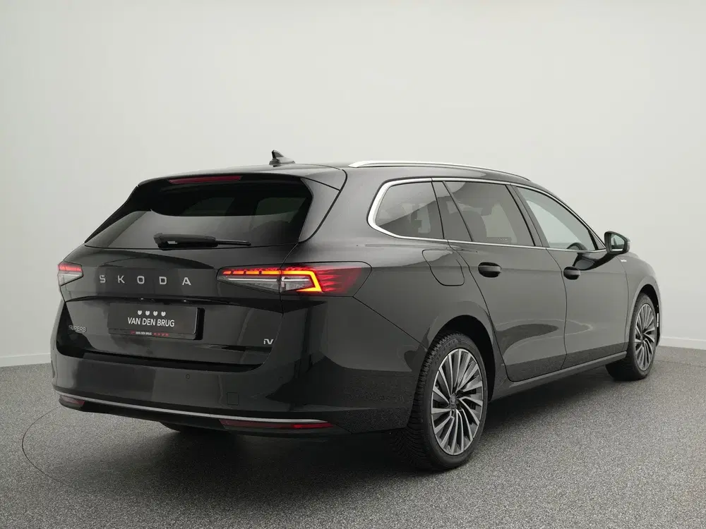 Skoda Superb 1.5 TSI 204pk PHEV Laurin & Klement uit 2025, foto 2