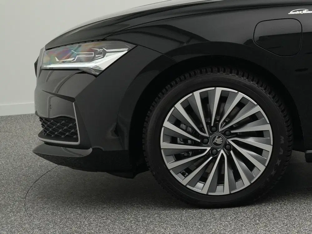 Skoda Superb 1.5 TSI 204pk PHEV Laurin & Klement uit 2025, foto 6