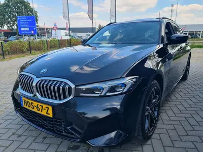 BMW 3-serie 330e xDrive M-Pakket Panodak HeadUp uit 2024