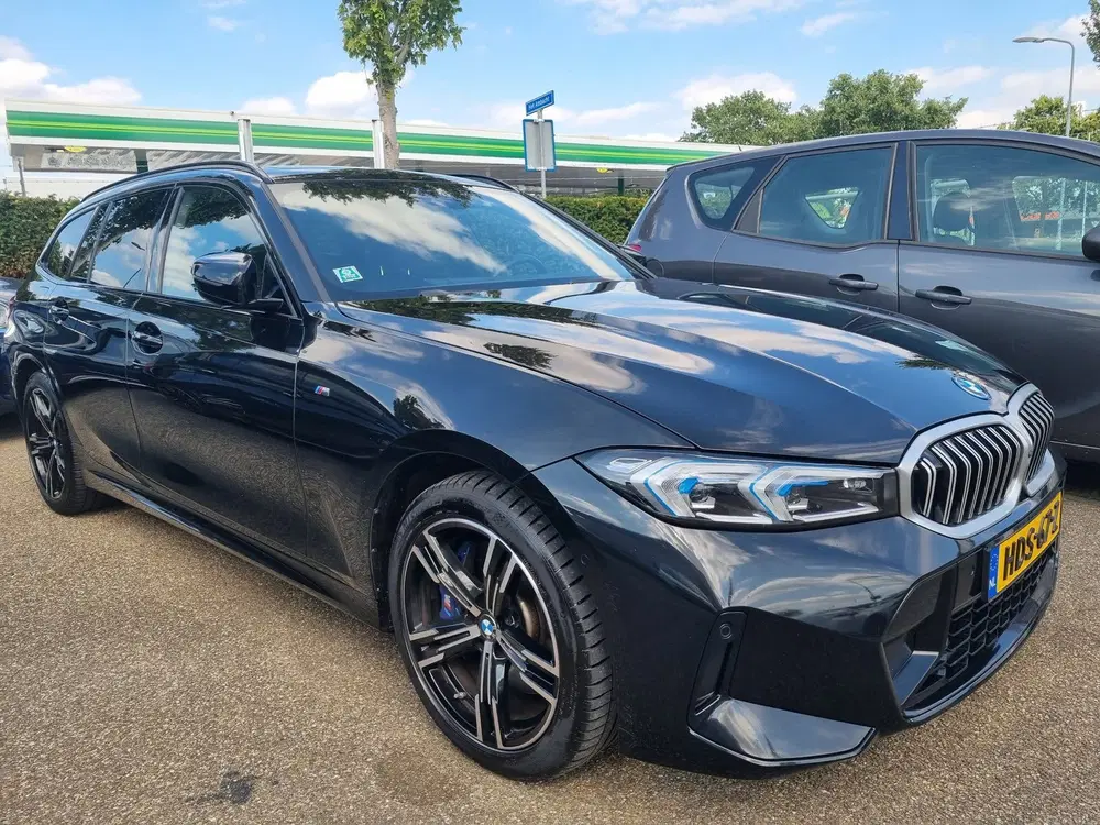 BMW 3-serie 330e xDrive M-Pakket Panodak HeadUp uit 2024, foto 19