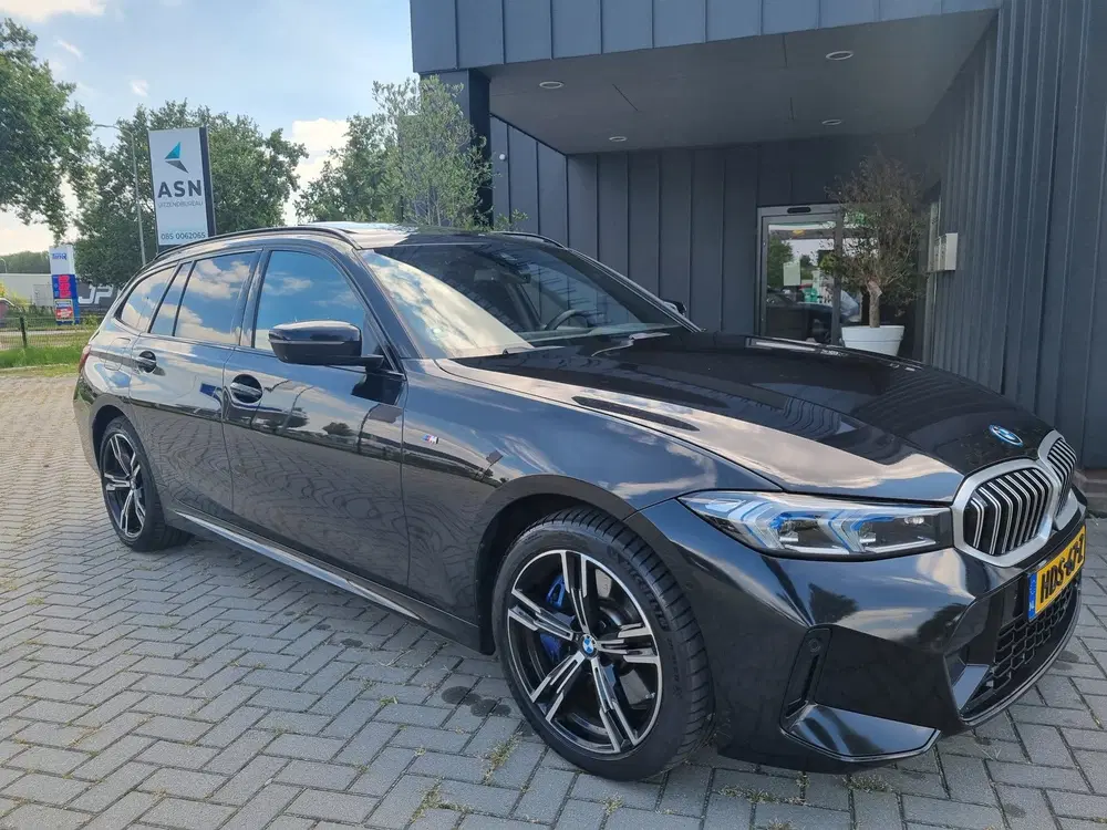 BMW 3-serie 330e xDrive M-Pakket Panodak HeadUp uit 2024, foto 2
