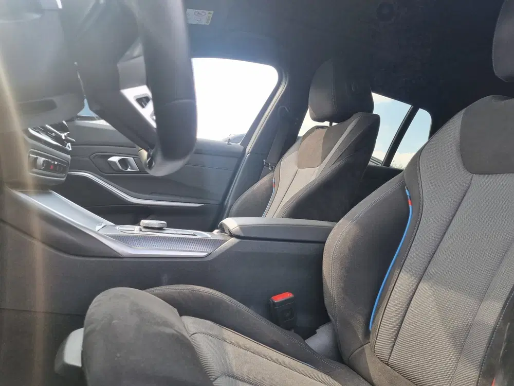 BMW 3-serie 330e xDrive M-Pakket Panodak HeadUp uit 2024, foto 20