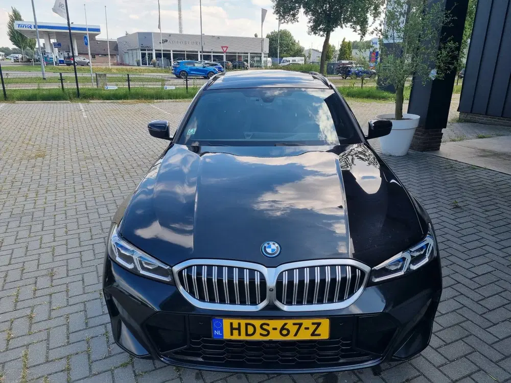 BMW 3-serie 330e xDrive M-Pakket Panodak HeadUp uit 2024, foto 6