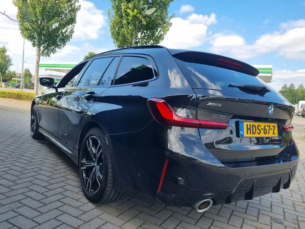 BMW 3-serie 330e xDrive M-Pakket Panodak HeadUp uit 2024, foto 7