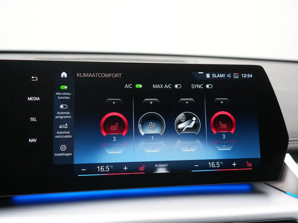 BMW iX1 xDrive30 X Line 67 kWh 313pk Dealer O.H. uit 2023, foto 16
