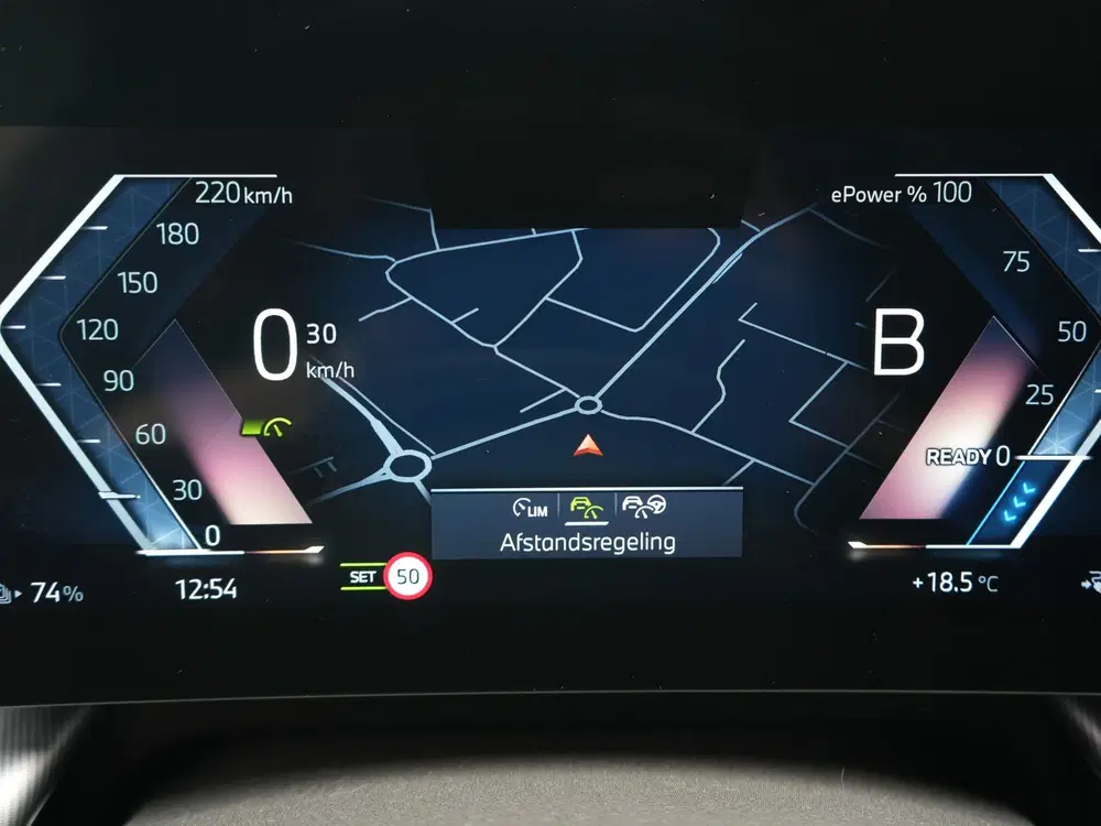 BMW iX1 xDrive30 X Line 67 kWh 313pk Dealer O.H. uit 2023, foto 17