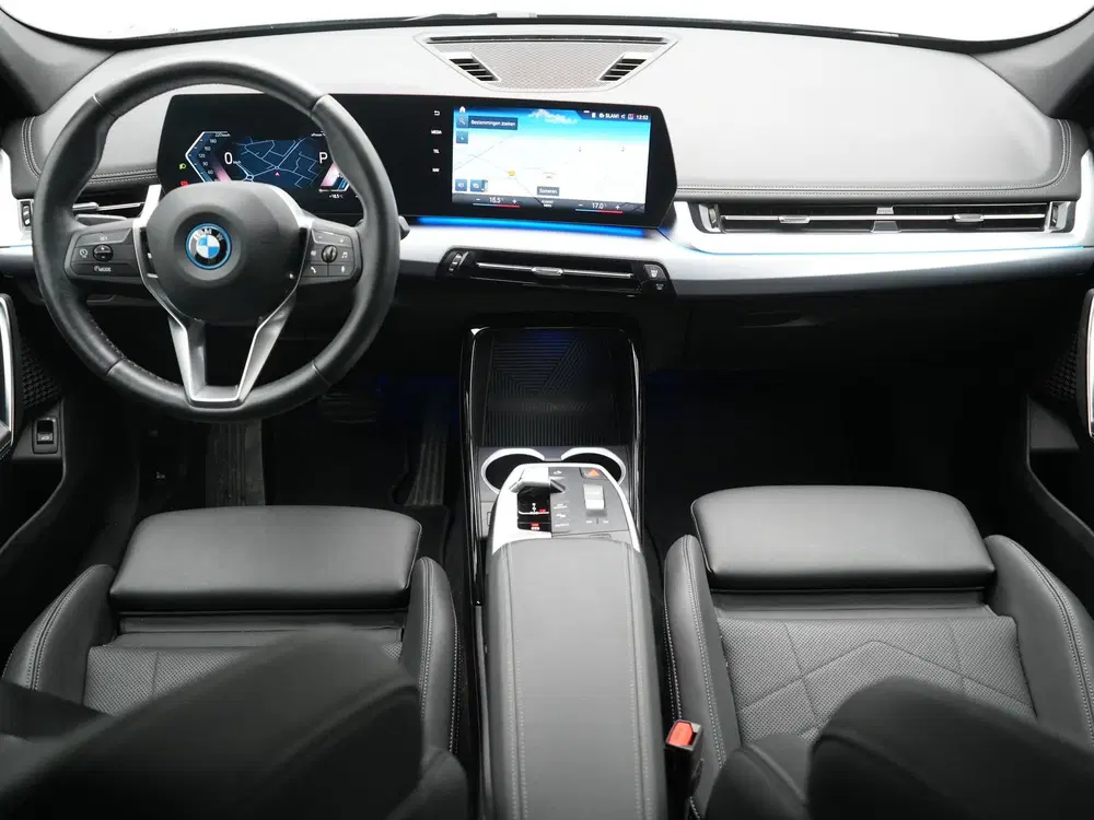 BMW iX1 xDrive30 X Line 67 kWh 313pk Dealer O.H. uit 2023, foto 19
