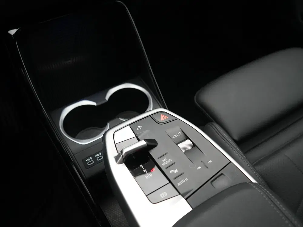 BMW iX1 xDrive30 X Line 67 kWh 313pk Dealer O.H. uit 2023, foto 20