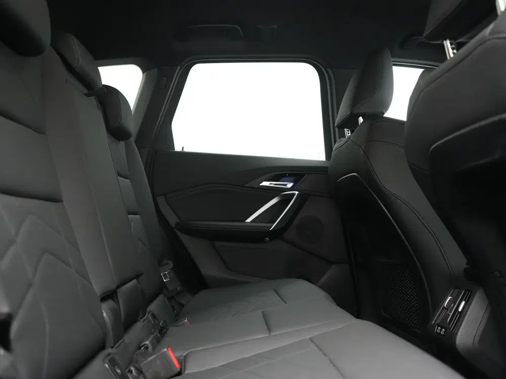 BMW iX1 xDrive30 X Line 67 kWh 313pk Dealer O.H. uit 2023, foto 6