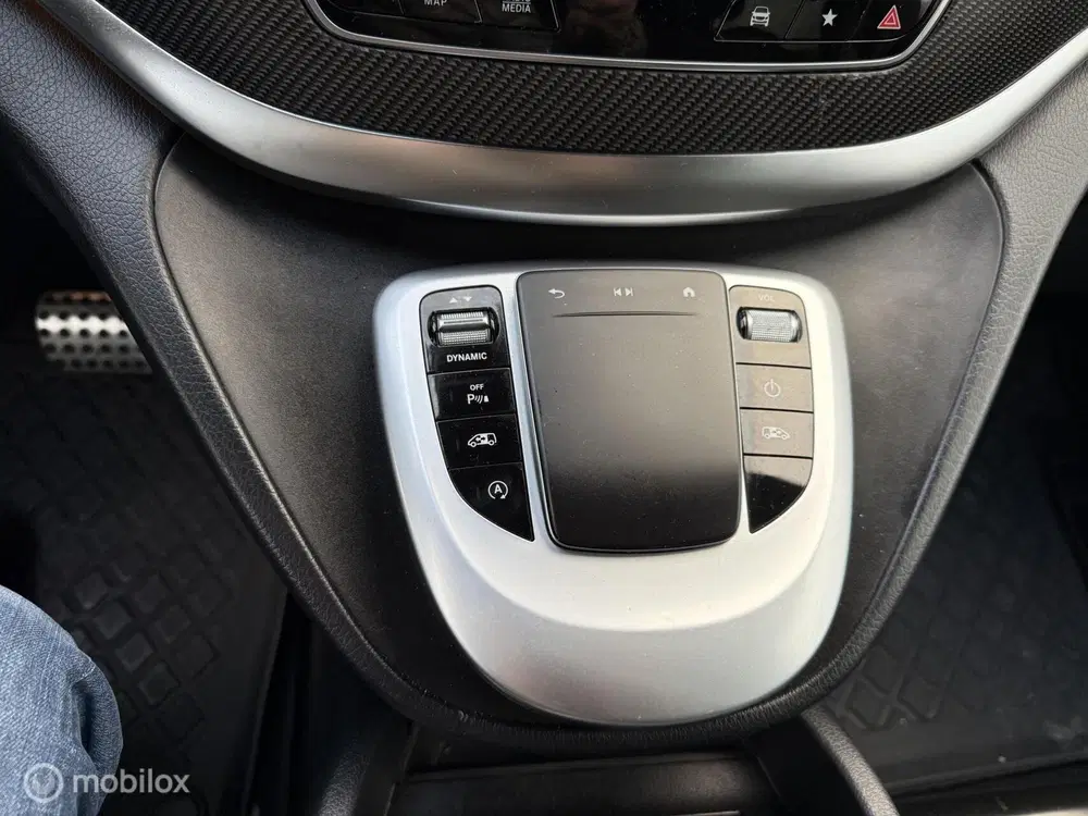 Mercedes-Benz V-Klasse 300d Extra Lang DC A m g xxl lucht vering uit 2021, foto 16