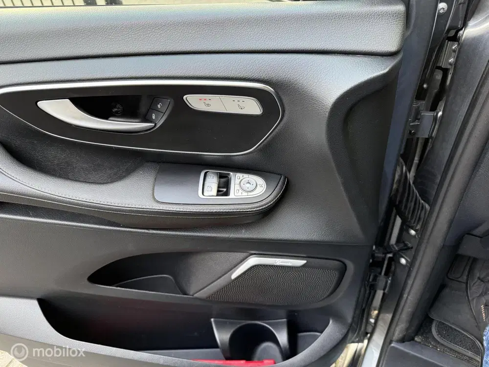 Mercedes-Benz V-Klasse 300d Extra Lang DC A m g xxl lucht vering uit 2021, foto 18