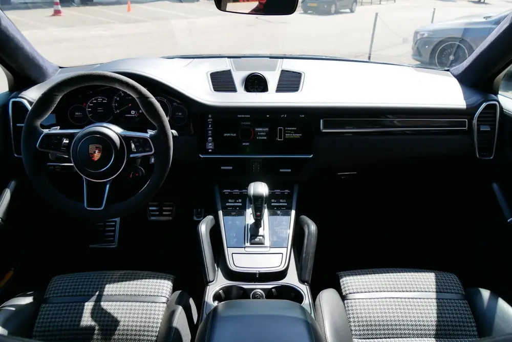 Porsche Cayenne Cayenne Coupé 3.0 E-Hybrid lightweight sport. sport uit 2019, foto 15