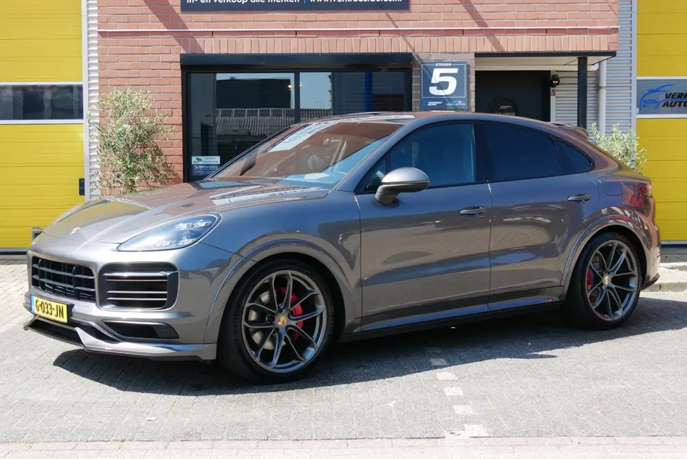 Porsche Cayenne Cayenne Coupé 3.0 E-Hybrid lightweight sport. sport uit 2019, foto 3