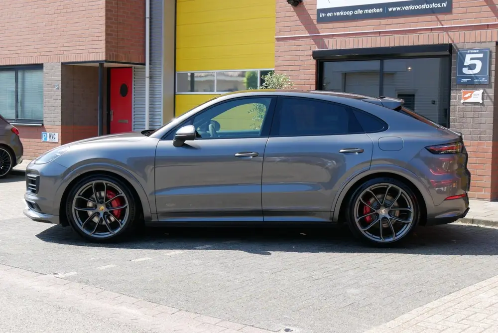 Porsche Cayenne Cayenne Coupé 3.0 E-Hybrid lightweight sport. sport uit 2019, foto 4