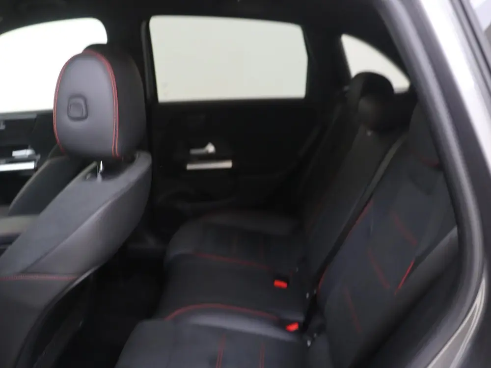 Mercedes-Benz B-Klasse 180 AMG Line uit 2024, foto 12