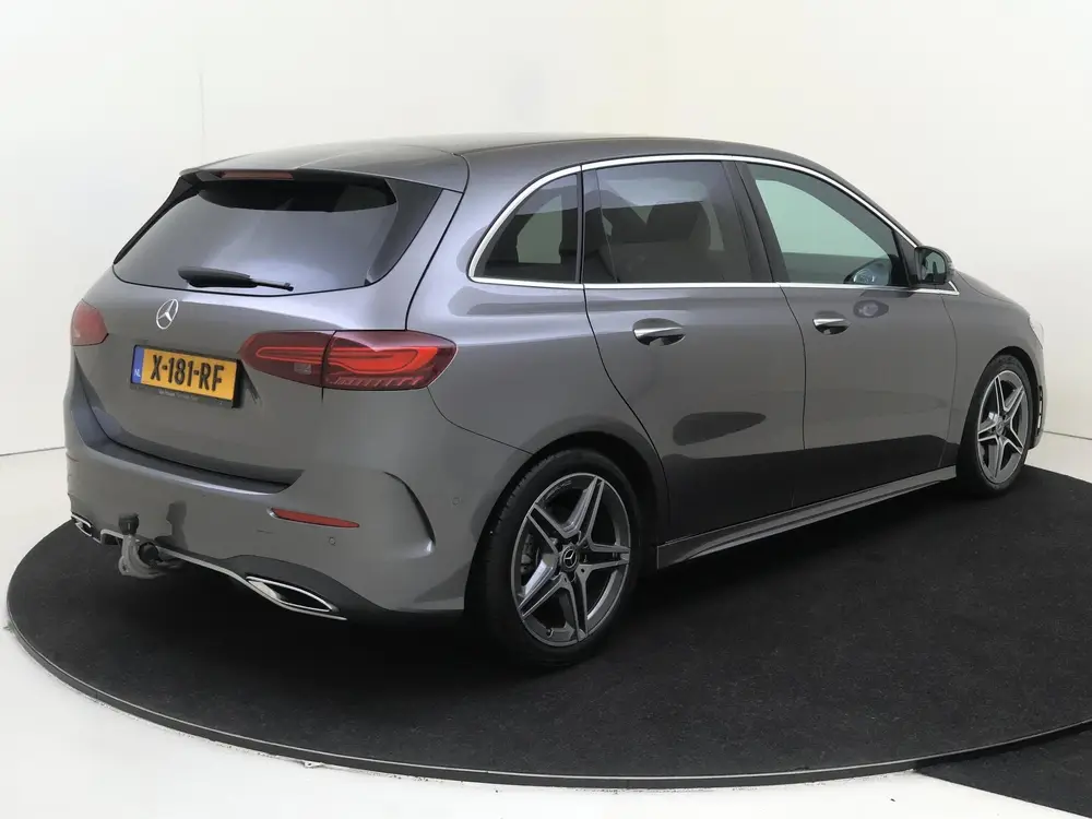 Mercedes-Benz B-Klasse 180 AMG Line uit 2024, foto 4