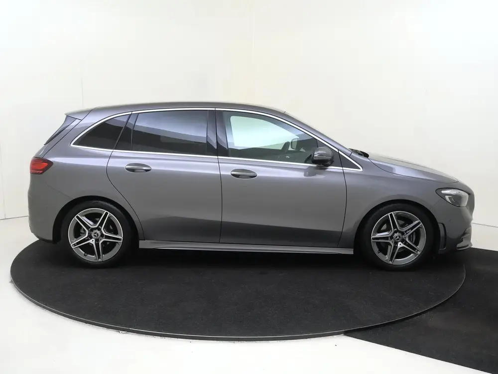 Mercedes-Benz B-Klasse 180 AMG Line uit 2024, foto 9