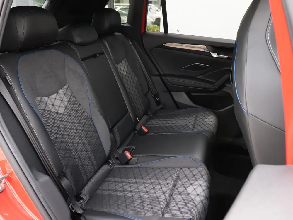Volkswagen Tiguan 1.5 eHybrid 272pk R-Line Business | 1e eig uit 2024, foto 10