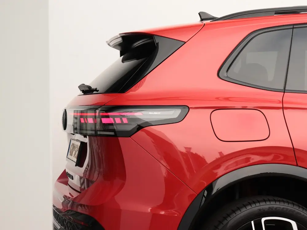 Volkswagen Tiguan 1.5 eHybrid 272pk R-Line Business | 1e eig uit 2024, foto 15