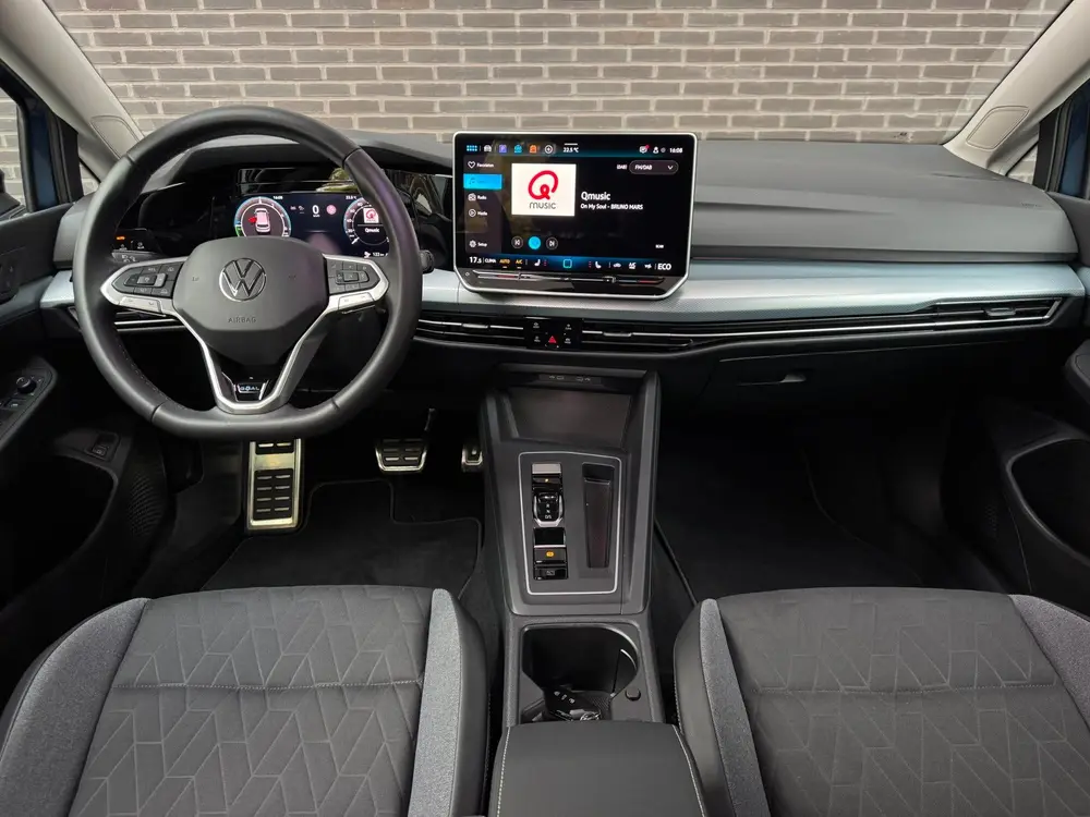 Volkswagen Golf 1.5 eHybrid Life Edition | ACC | Camera | LE uit 2025, foto 14