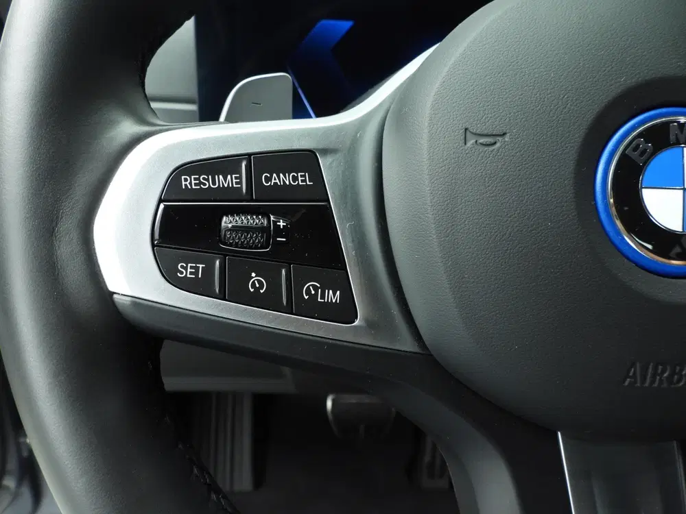 BMW 3-serie Sedan 320e uit 2024, foto 13