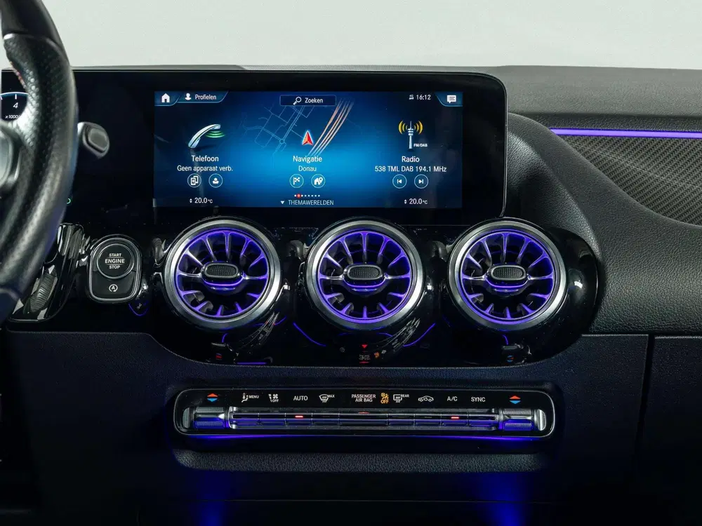 Mercedes-Benz GLA 180 Business Solution AMG uit 2022, foto 15