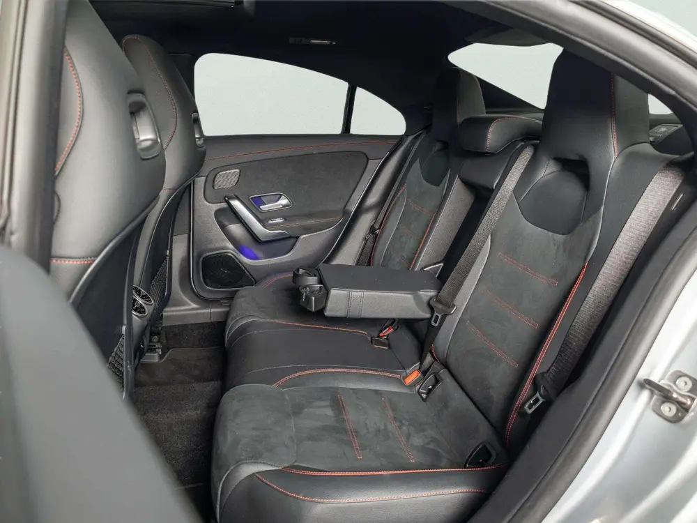 Mercedes-Benz CLA CLA Coupé 250 e Business Solution AMG uit 2025, foto 11
