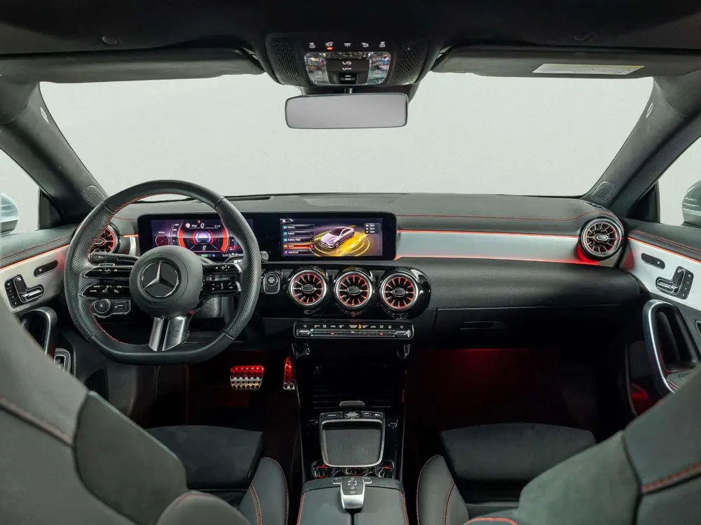 Mercedes-Benz CLA CLA Coupé 250 e Business Solution AMG uit 2025, foto 3