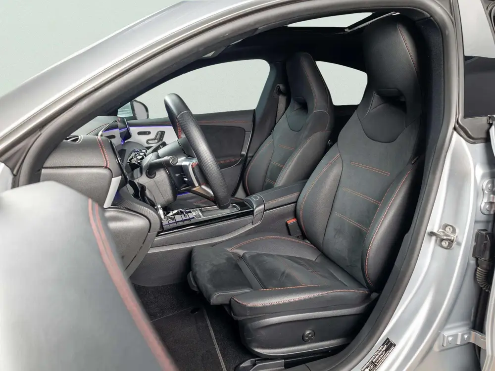 Mercedes-Benz CLA CLA Coupé 250 e Business Solution AMG uit 2025, foto 9
