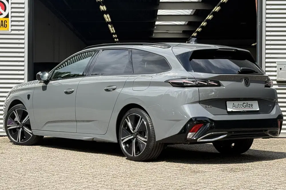 Peugeot 308 1.6 Plug-in Hybrid 225 GT l Focal l Camera uit 2024, foto 2