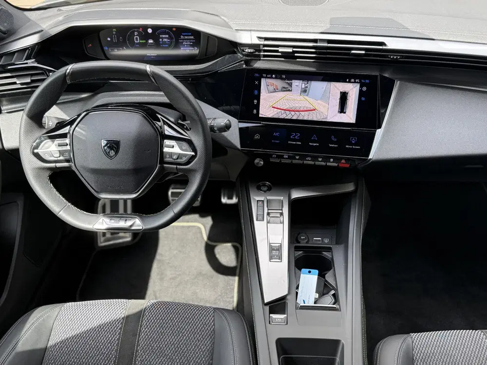 Peugeot 308 1.6 Plug-in Hybrid 225 GT l Focal l Camera uit 2024, foto 3