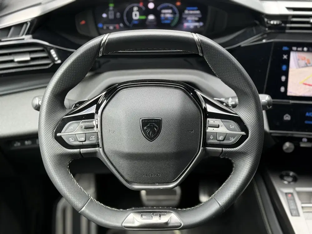 Peugeot 308 1.6 Plug-in Hybrid 225 GT l Focal l Camera uit 2024, foto 5