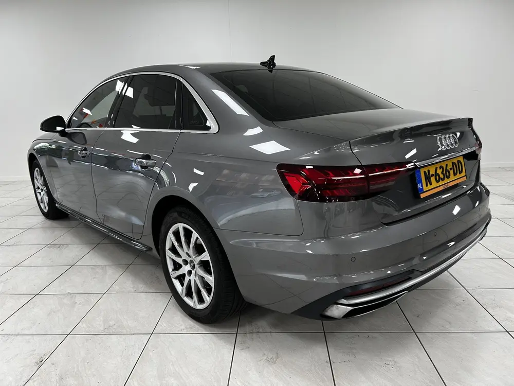 Audi A4 35 TFSI Business Edition uit 2021, foto 6
