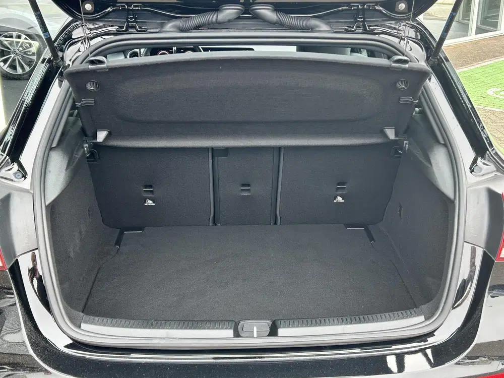 Mercedes-Benz A-Klasse 180 Business Solution Style uit 2022, foto 16