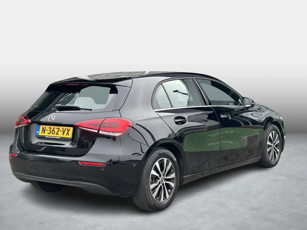 Mercedes-Benz A-Klasse 180 Business Solution Style uit 2022, foto 2